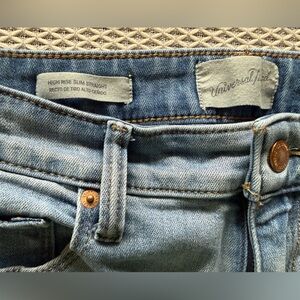 ⭐️⭐⭐Universal Thread Light Wash Jeans – Size 10/38R – Straight - $14 dollar deal